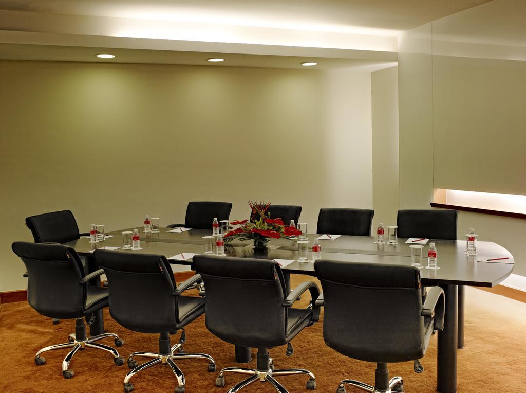 Radisson Blu Hotel Rudrapur Екстер'єр фото