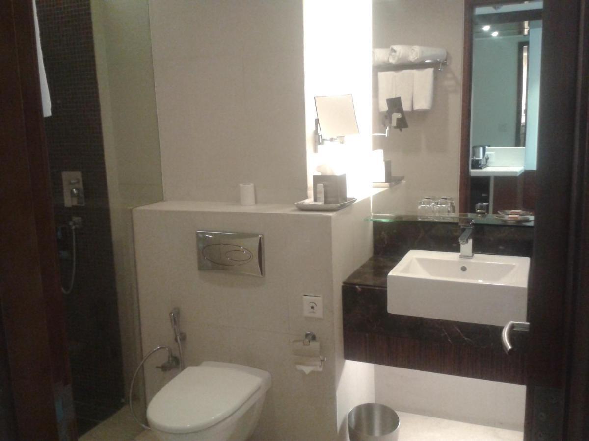 Radisson Blu Hotel Rudrapur Екстер'єр фото