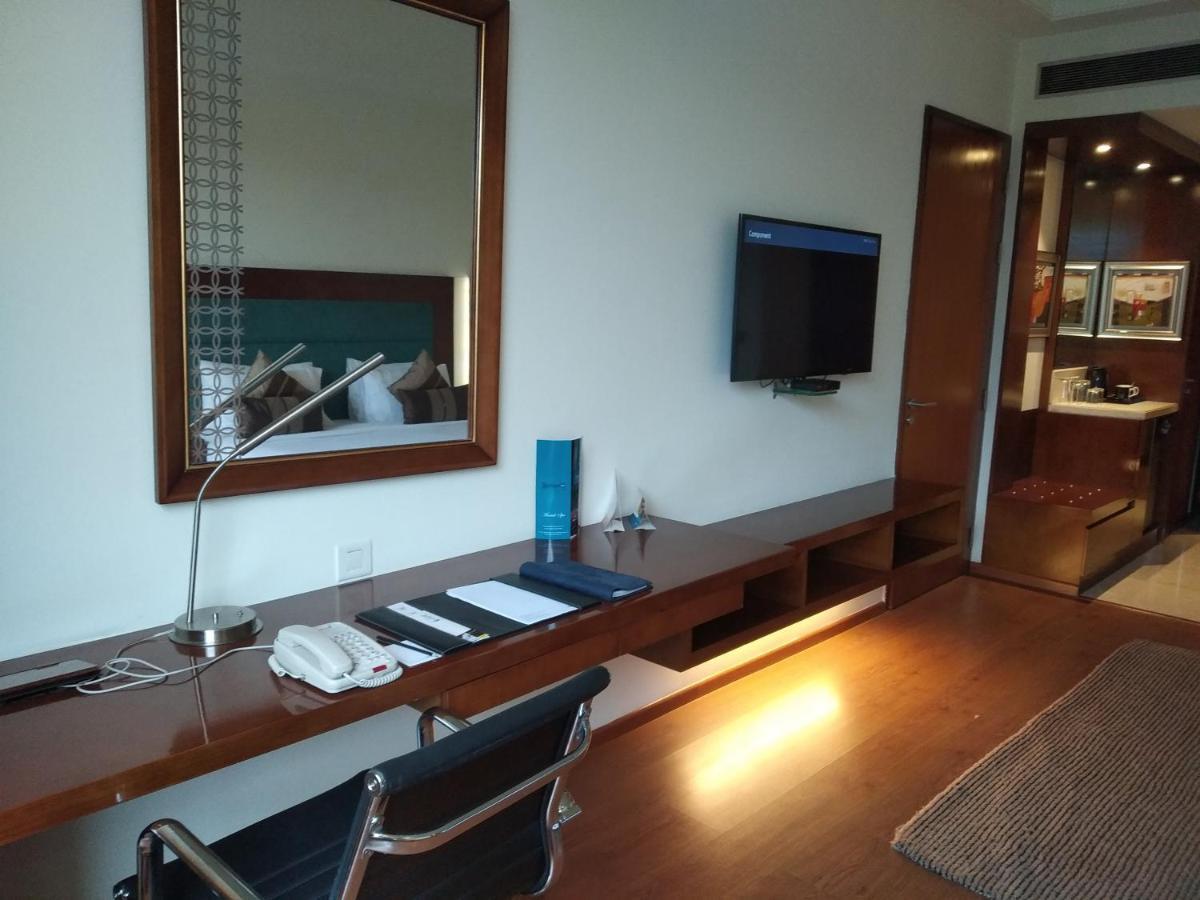 Radisson Blu Hotel Rudrapur Екстер'єр фото