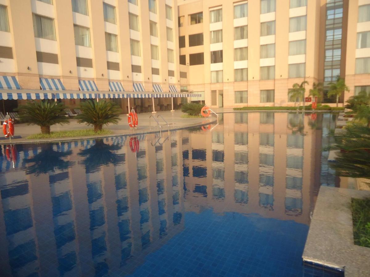 Radisson Blu Hotel Rudrapur Екстер'єр фото